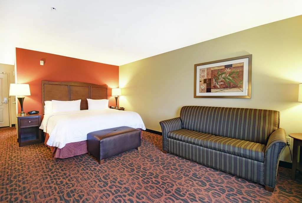 Hampton Inn Белойт Номер фото