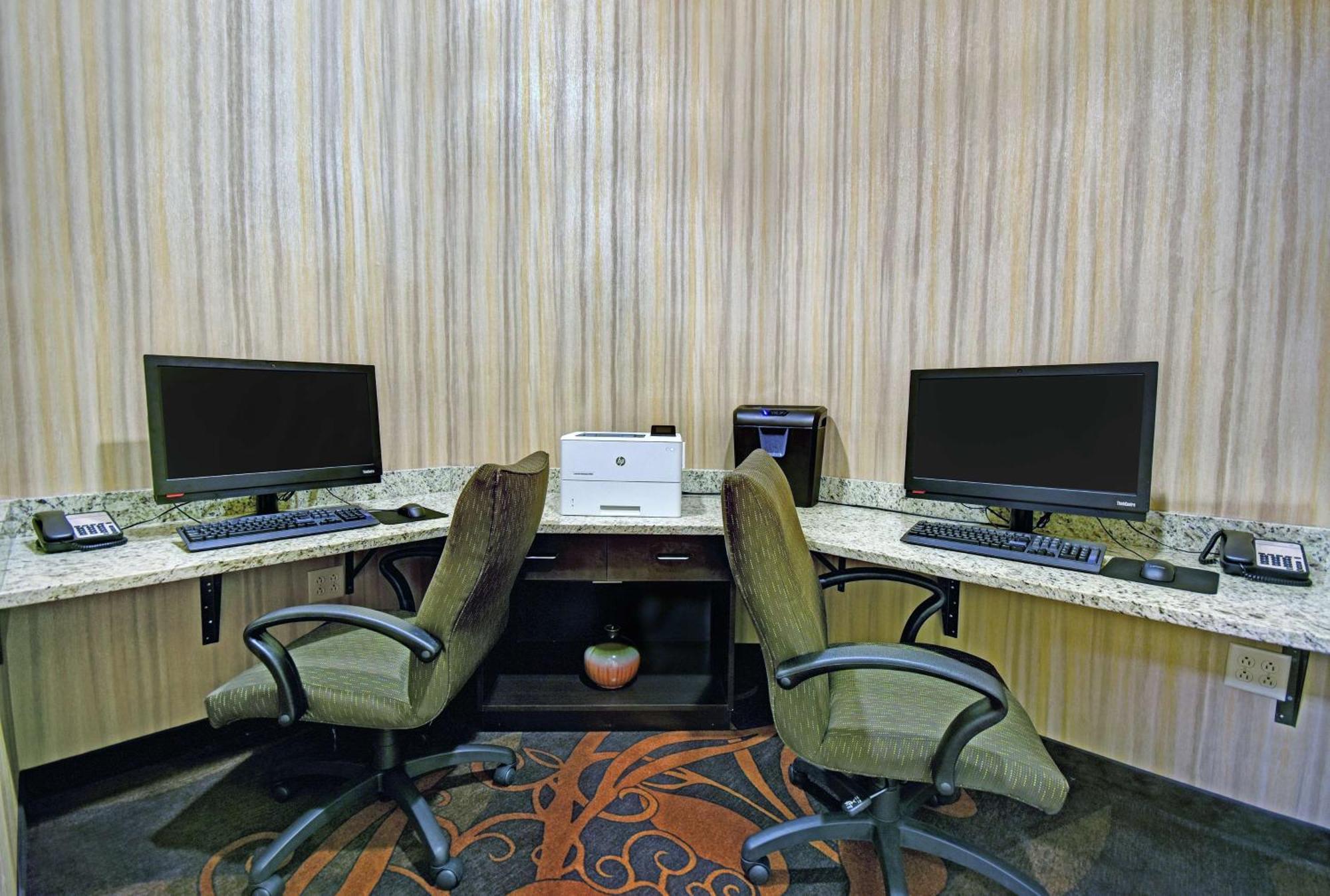 Hampton Inn Белойт Экстерьер фото