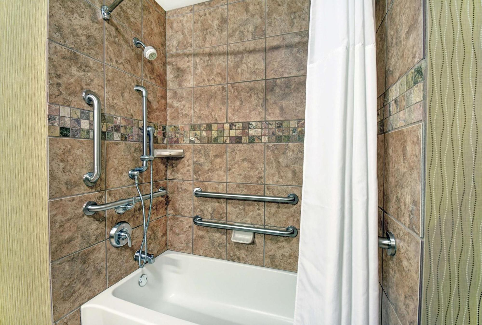 Hampton Inn Белойт Экстерьер фото